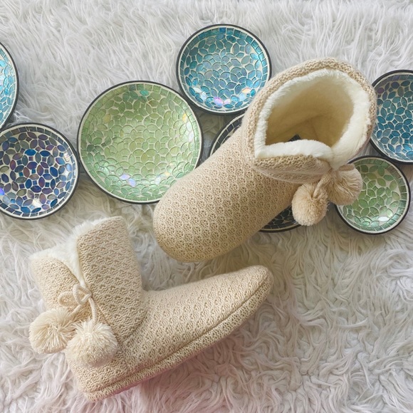 comfy by daniel green Shoes - Comfy lazy day pompom Slipper boots